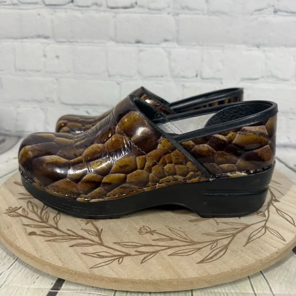 Dansko Sophie Clogs Women Size 36 Brown Mosaic Patent Leather Y2K Slip On Shoes